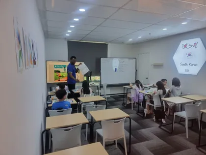 쿠알라룸푸르 어학원에서 진행되는 영어 수업